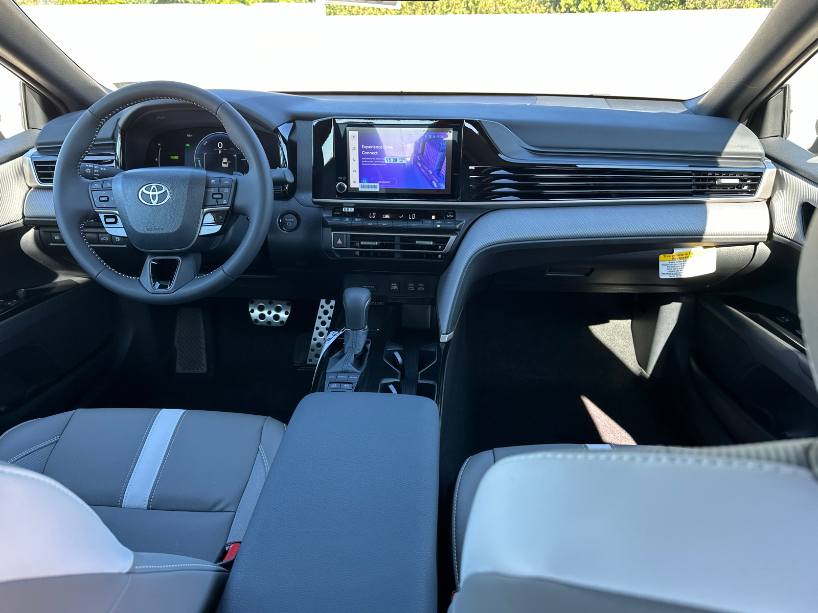 2025 Toyota Camry SE 10