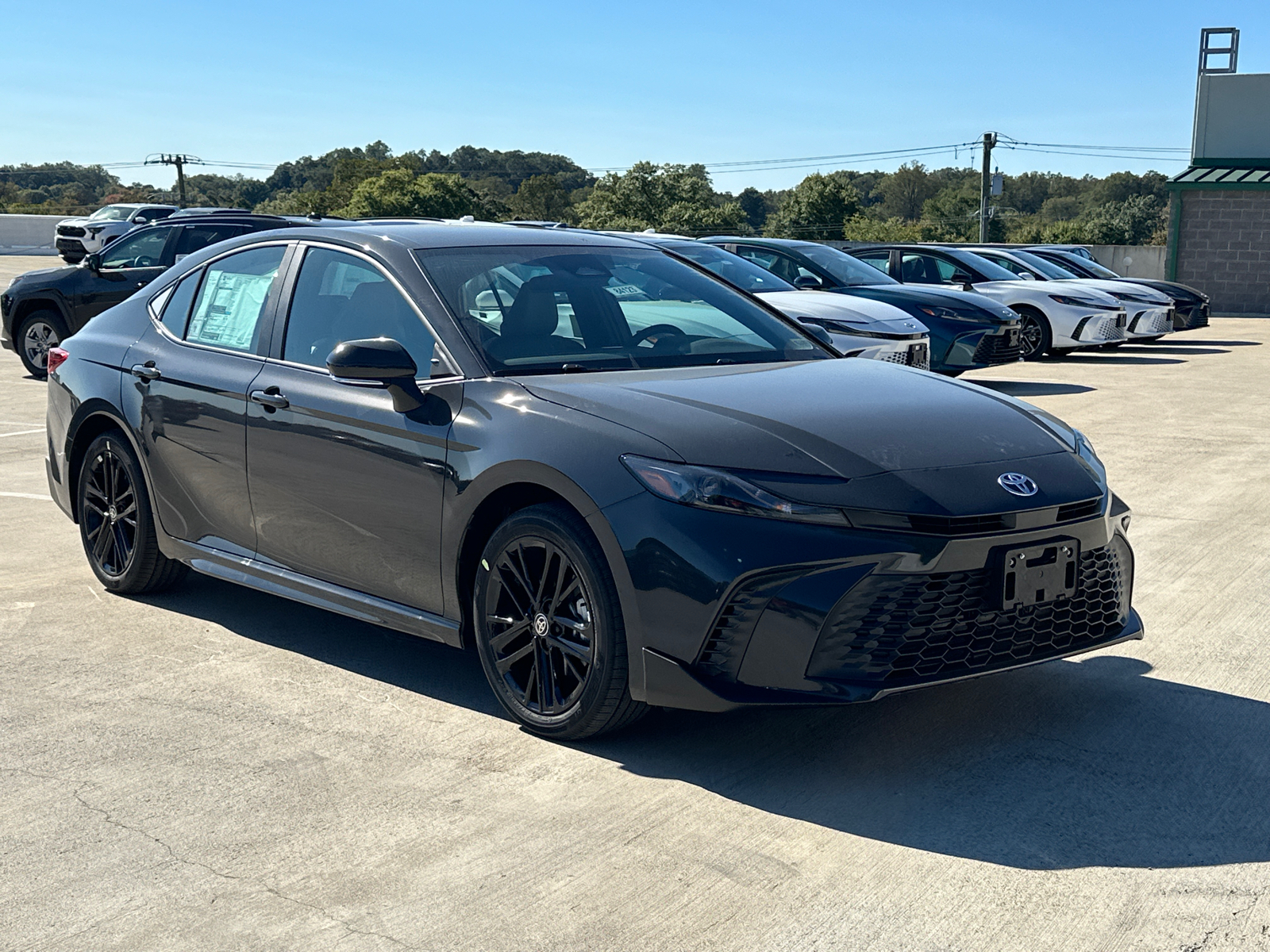 2025 Toyota Camry SE 28