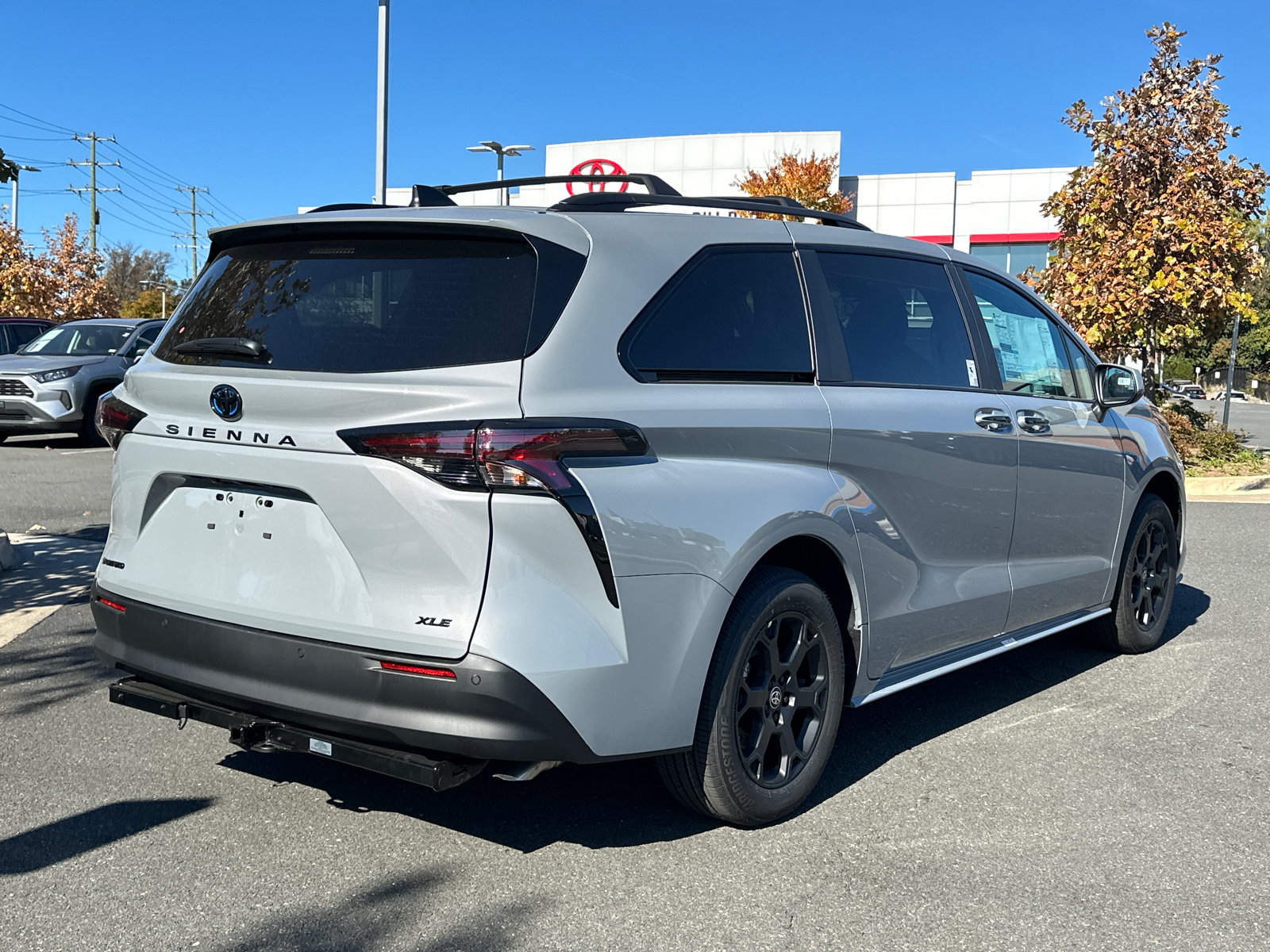 2025 Toyota Sienna Woodland Edition 3