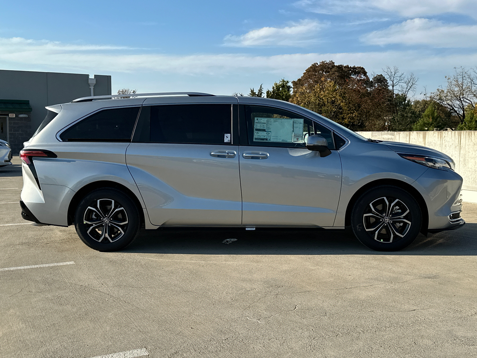 2025 Toyota Sienna Platinum 2