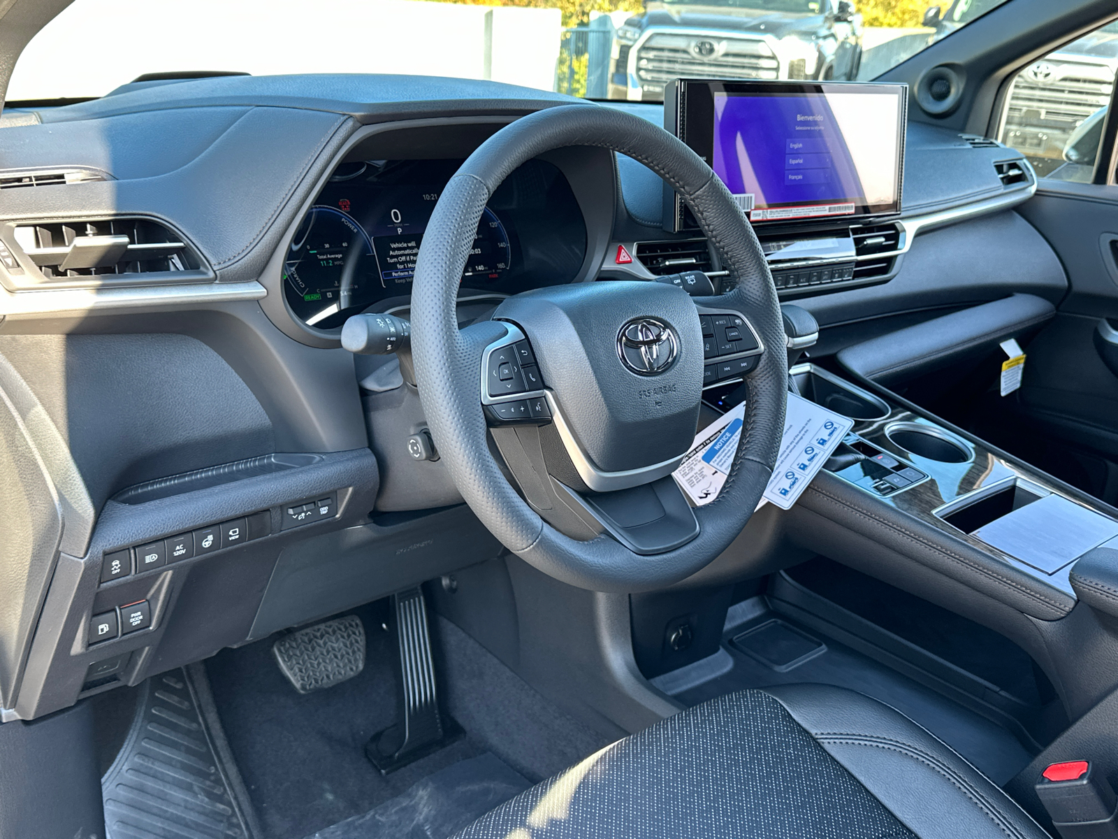 2025 Toyota Sienna Platinum 17