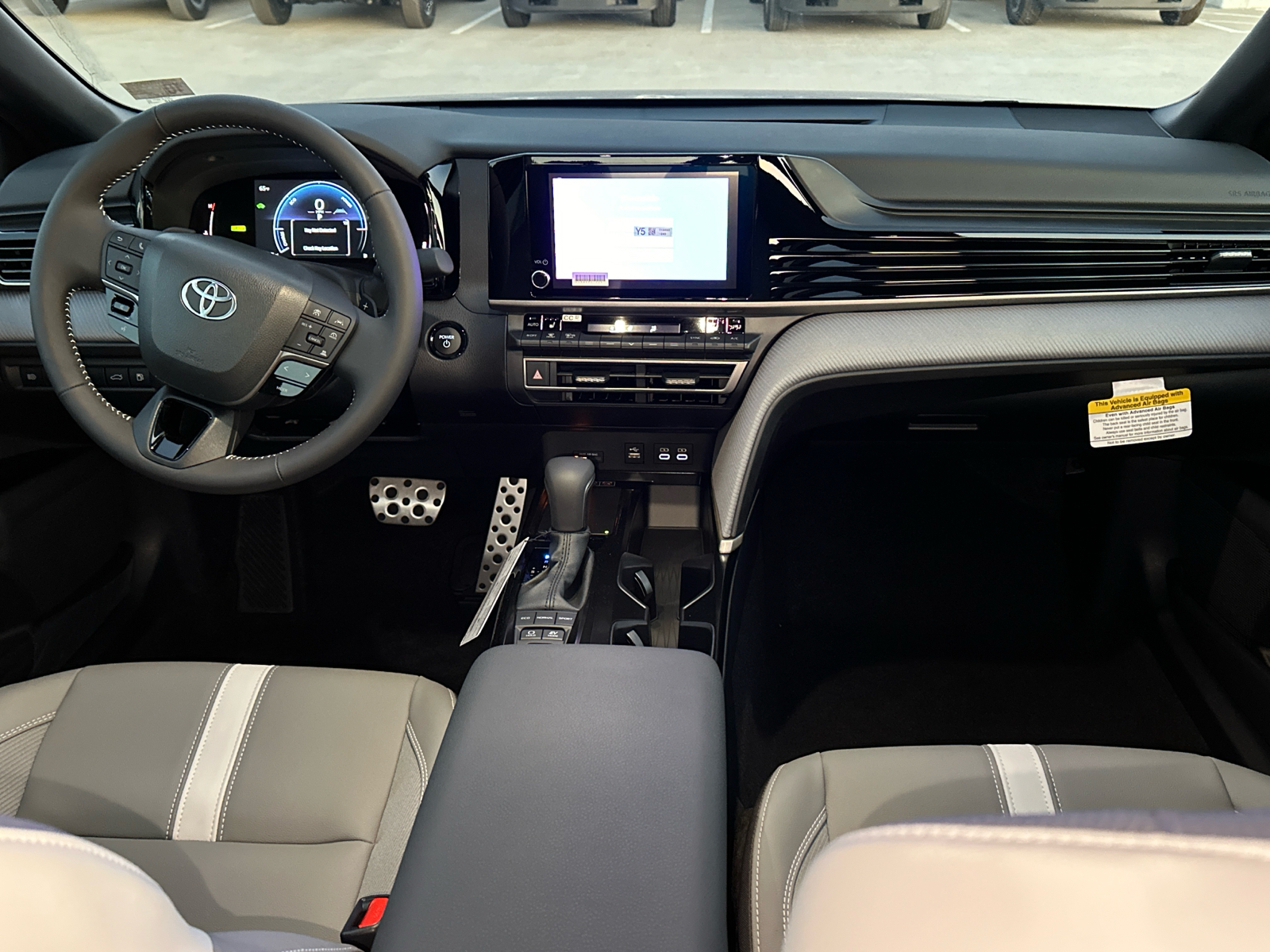 2025 Toyota Camry SE 11