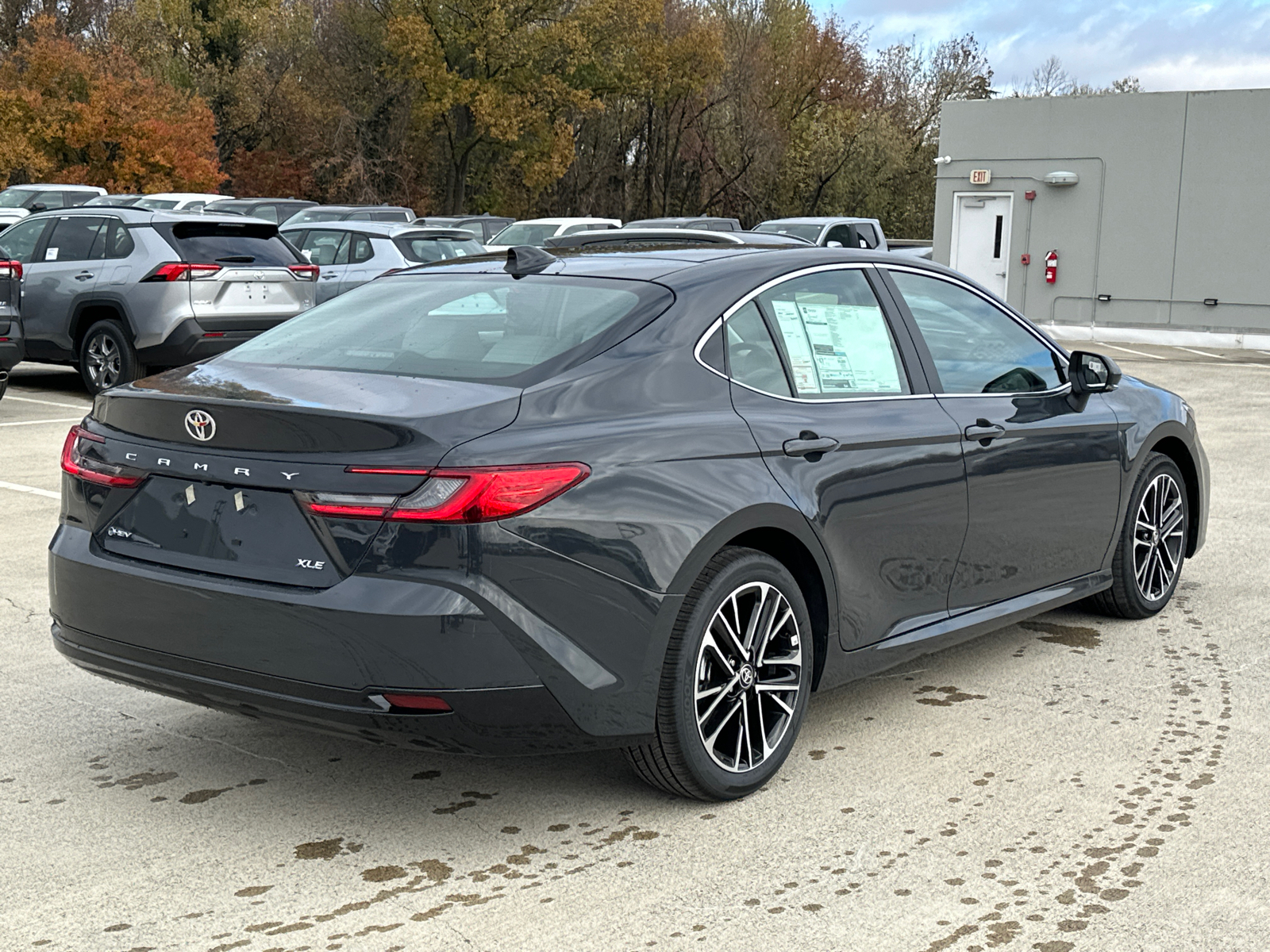 2025 Toyota Camry XLE 3