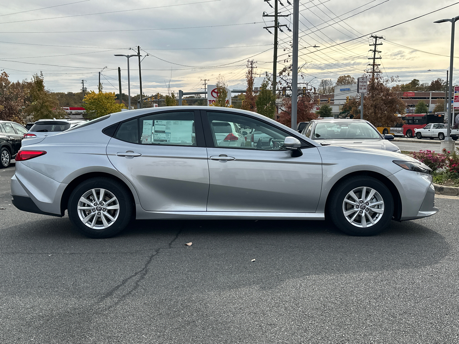 2025 Toyota Camry LE 2