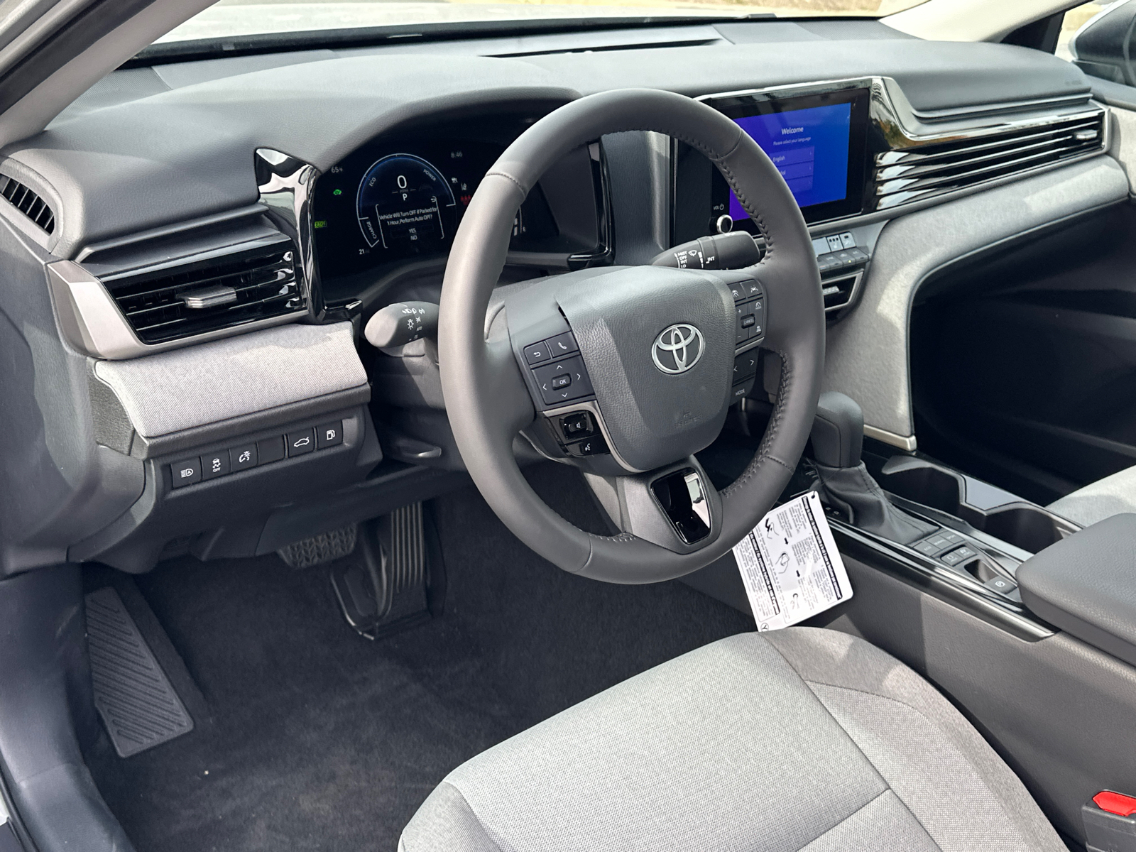 2025 Toyota Camry LE 12