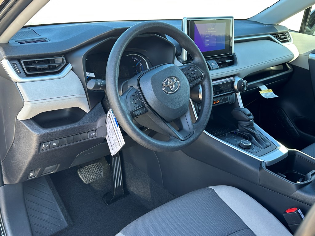 2025 Toyota RAV4 Hybrid XLE 15