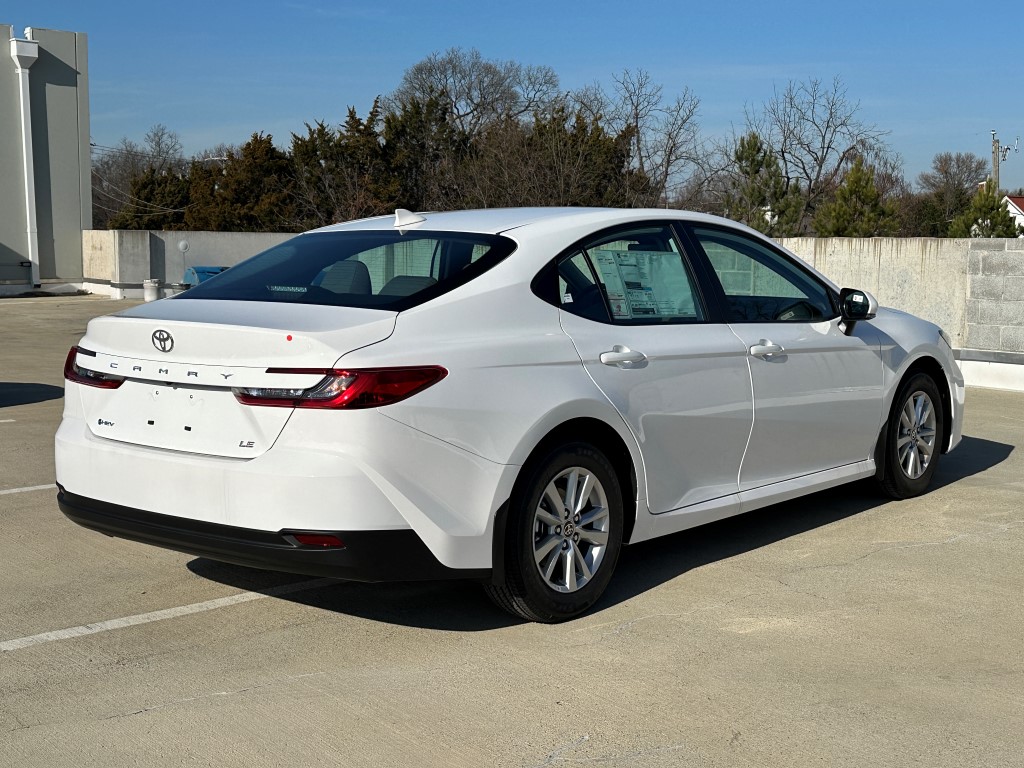 2025 Toyota Camry LE 3