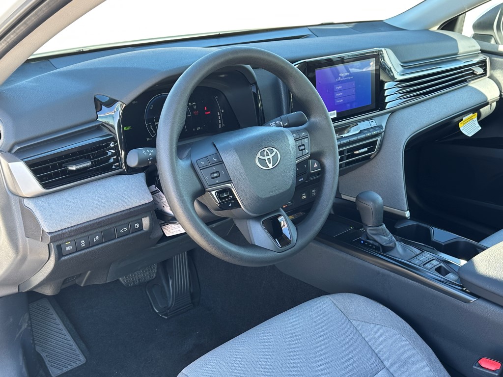 2025 Toyota Camry LE 13