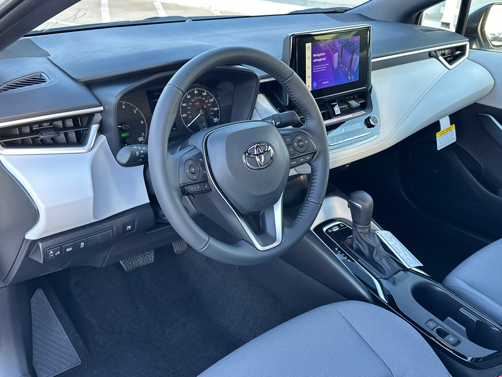 2025 Toyota Corolla Hybrid SE 13