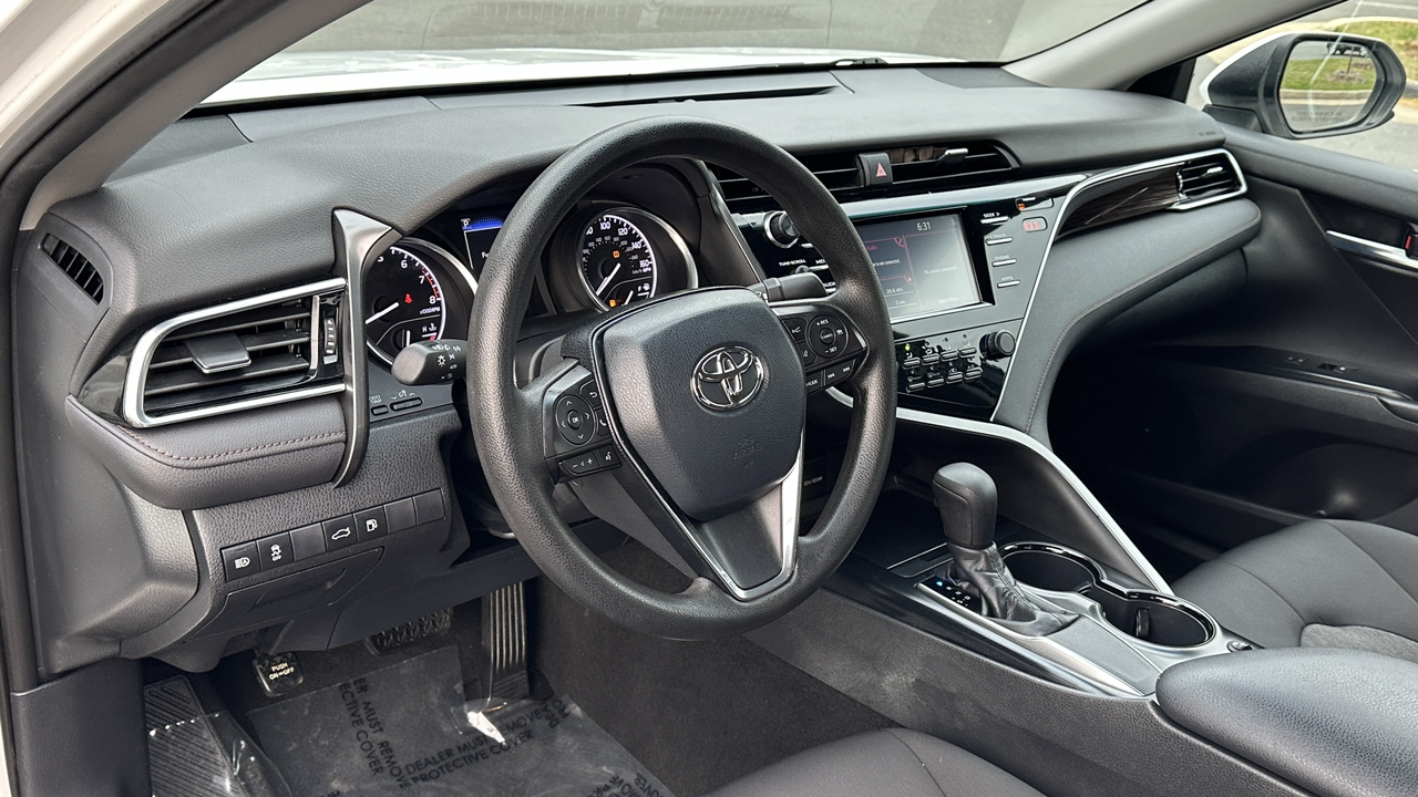 2018 Toyota Camry LE 16
