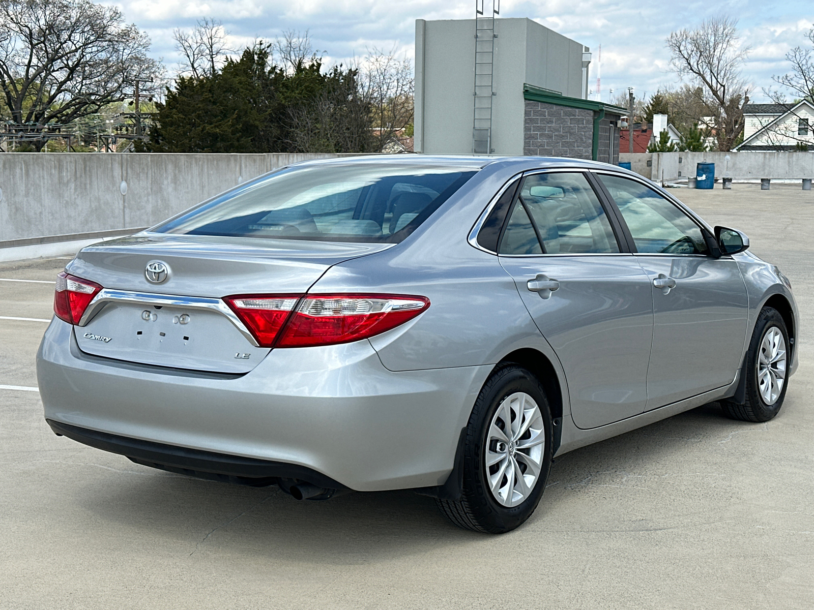 2017 Toyota Camry LE 4