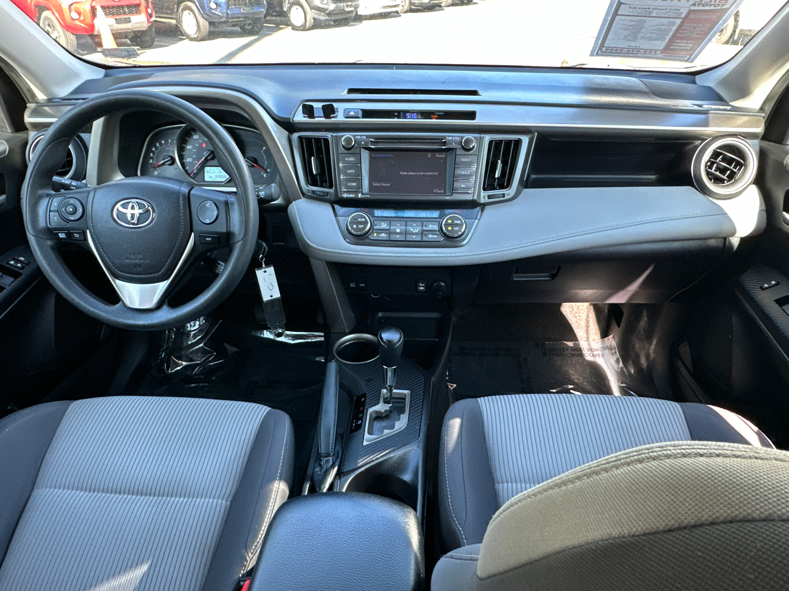 2015 Toyota RAV4 XLE 14