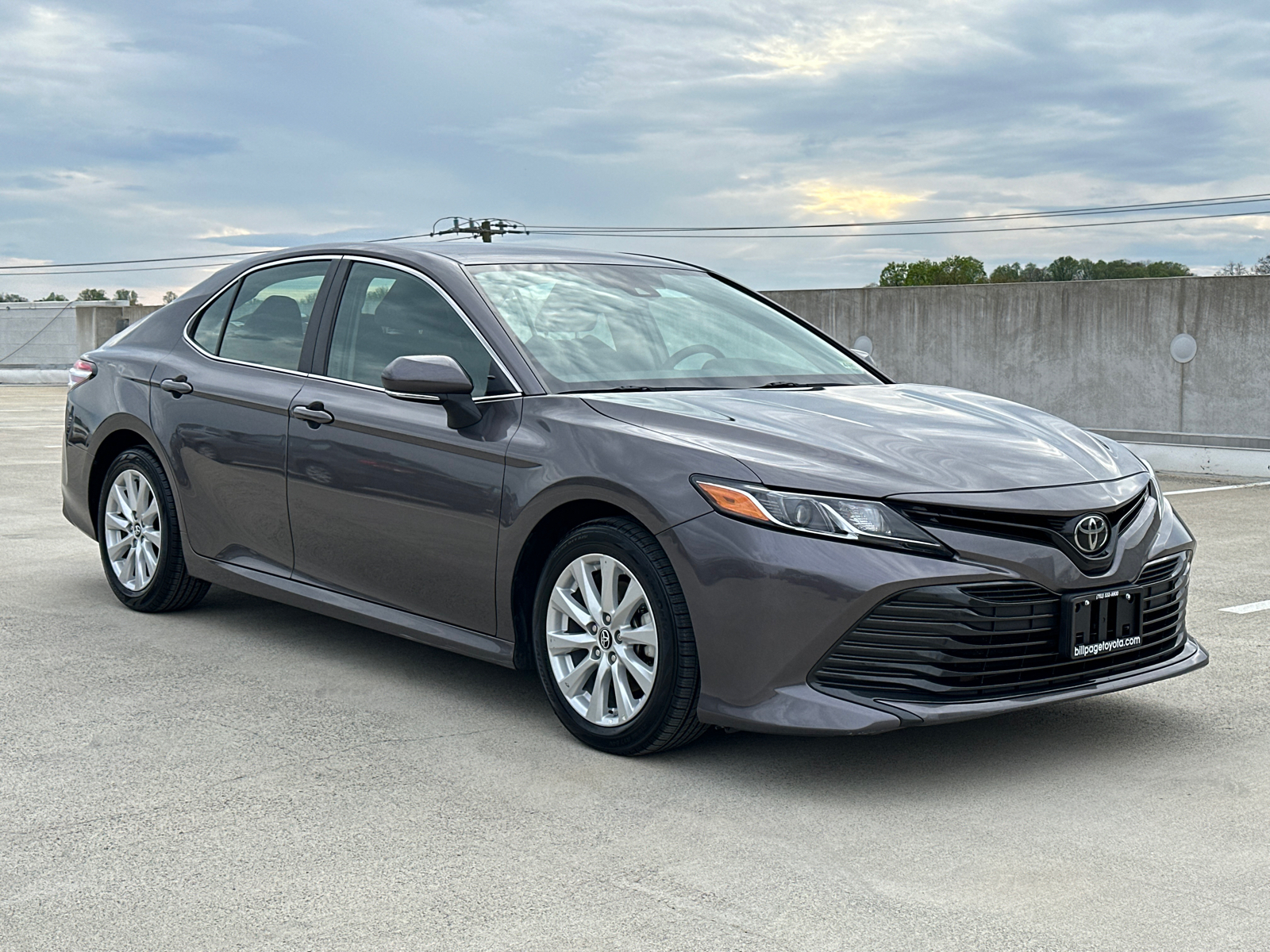 2019 Toyota Camry LE 29