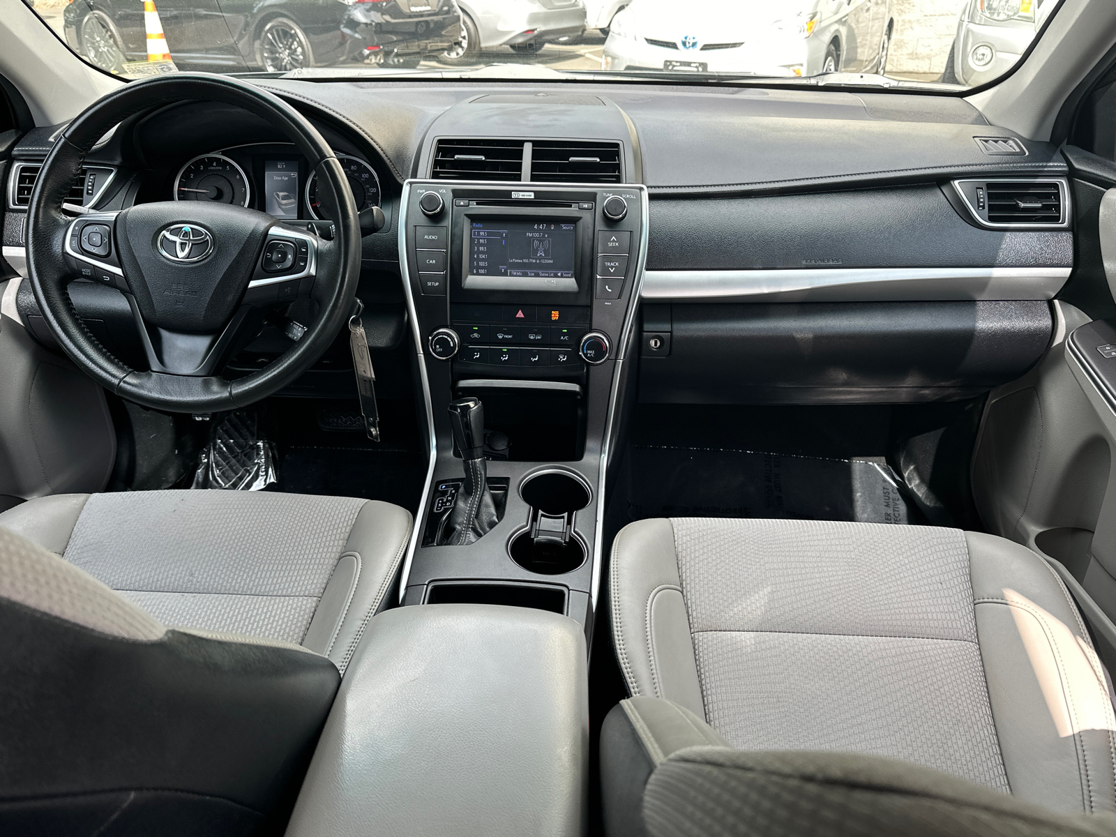 2017 Toyota Camry SE 13