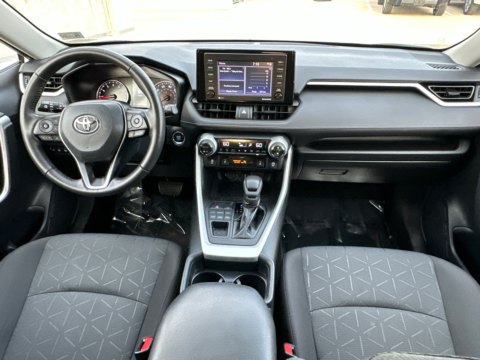 2020 Toyota RAV4 XLE 17