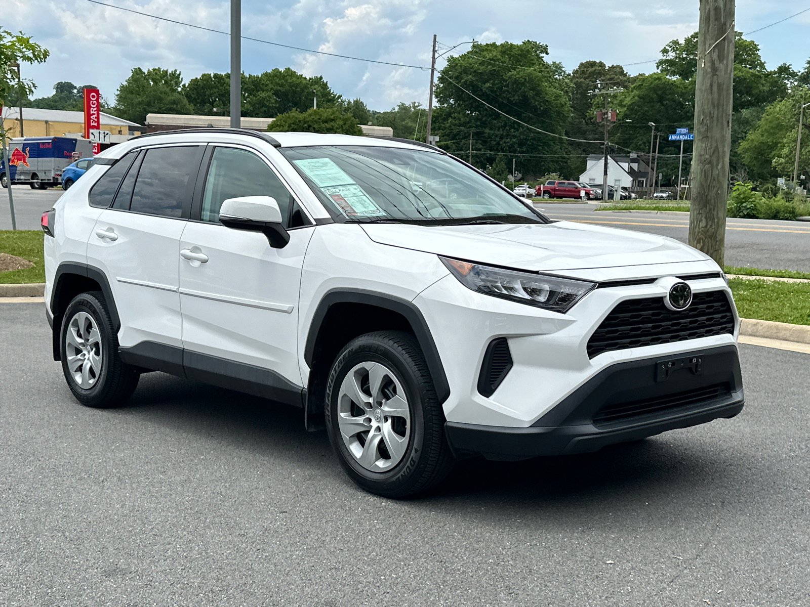 2021 Toyota RAV4 LE 29