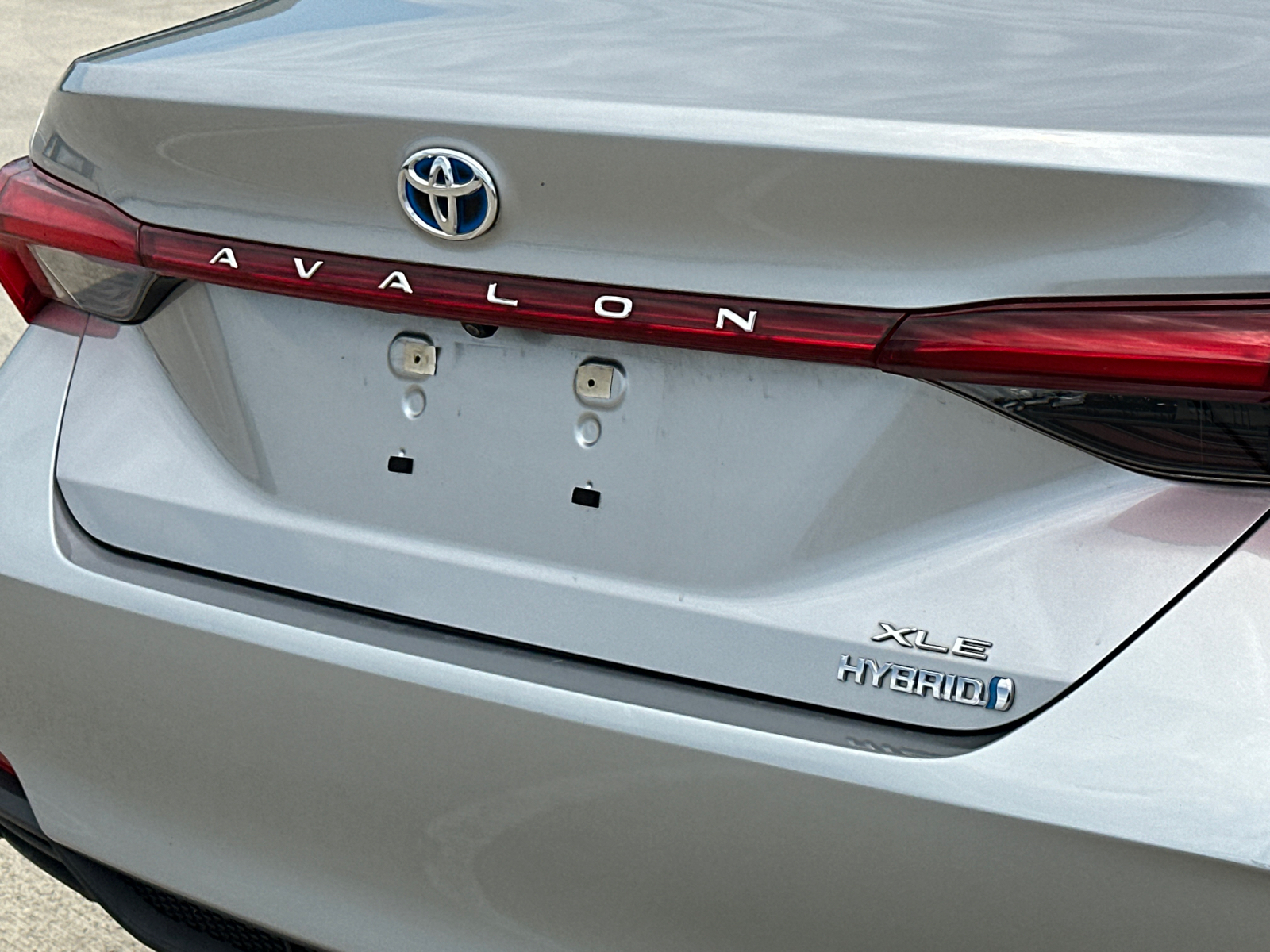 2019 Toyota Avalon Hybrid XLE 6