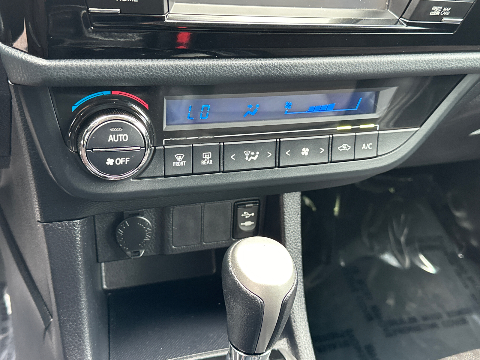 2015 Toyota Corolla S Plus 24
