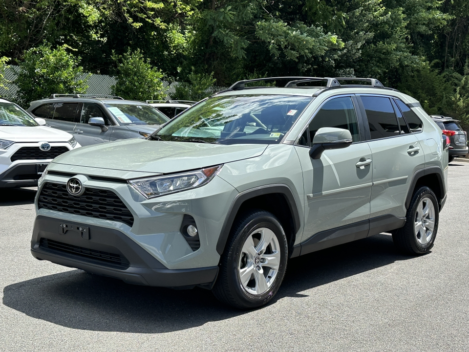 2021 Toyota RAV4 XLE 3