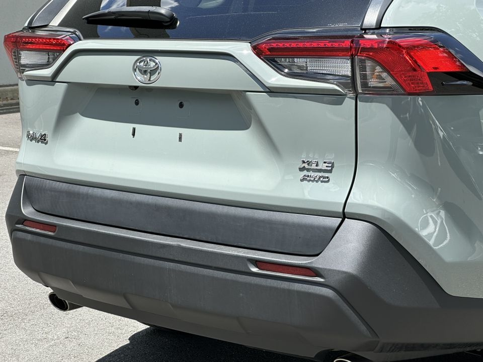 2021 Toyota RAV4 XLE 9