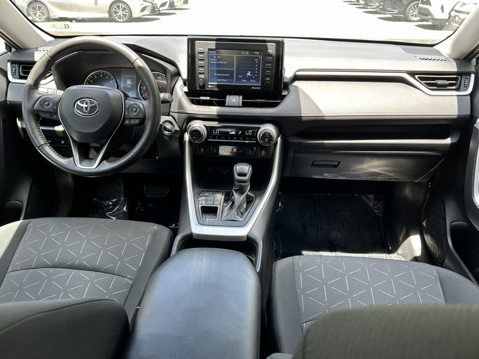 2021 Toyota RAV4 XLE 17