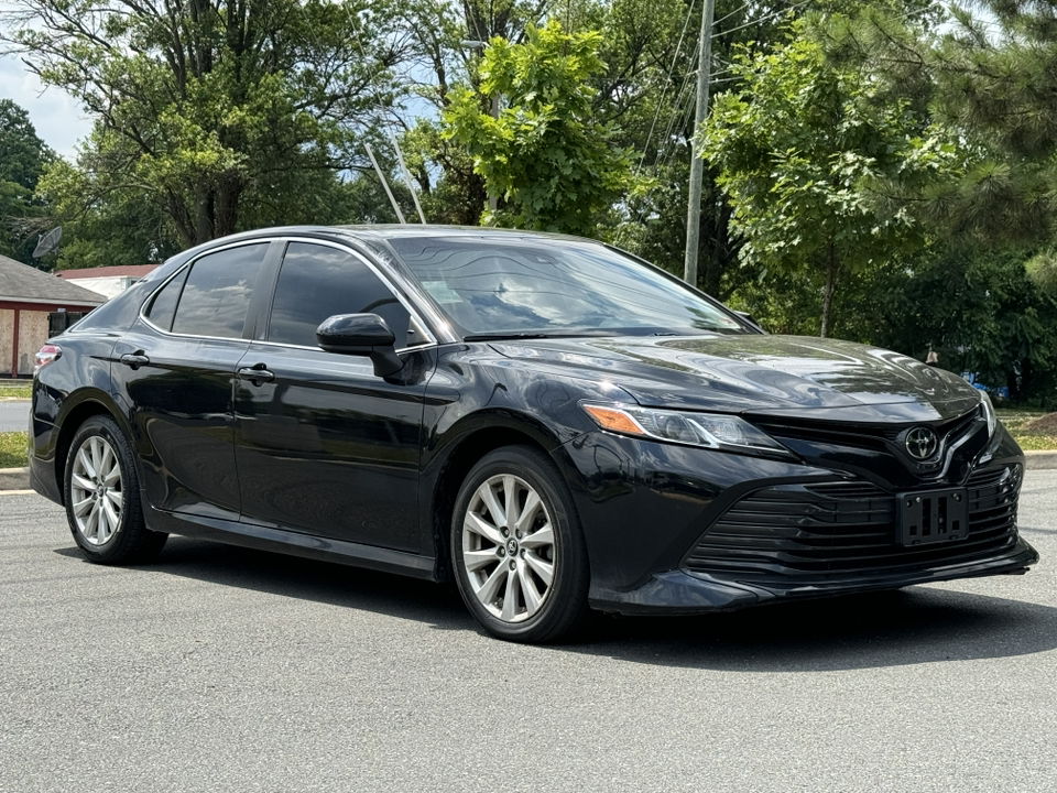 2019 Toyota Camry LE 29