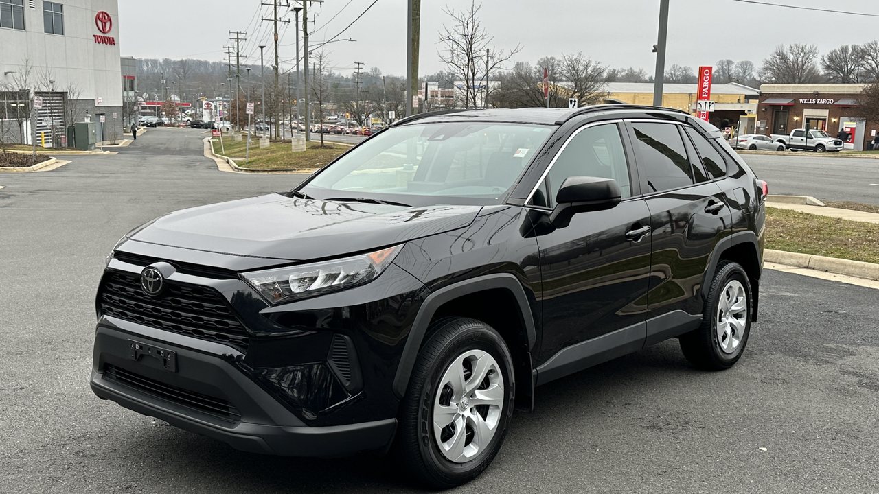 2021 Toyota RAV4 LE 28