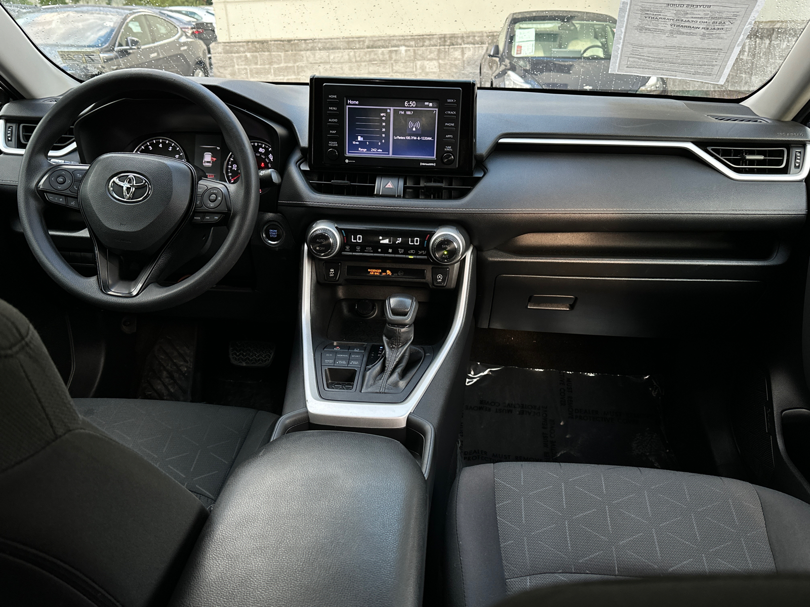 2021 Toyota RAV4 XLE 12