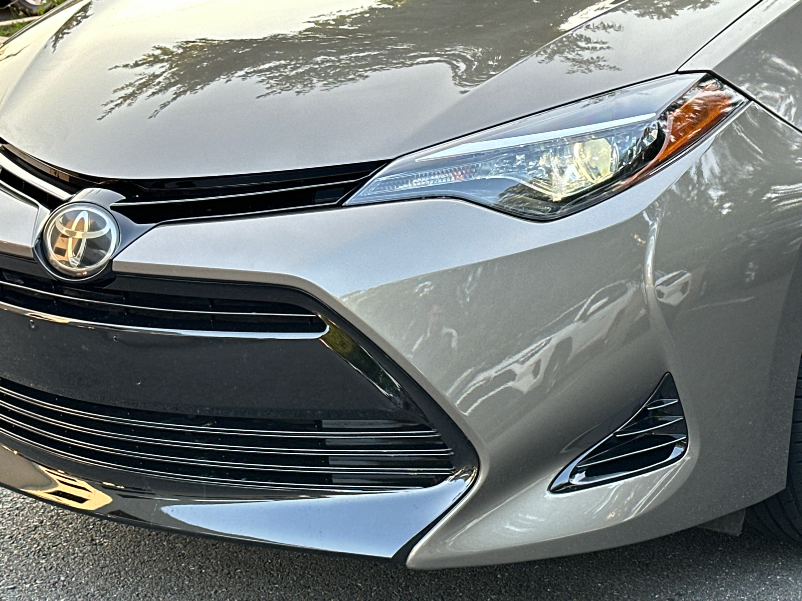 2019 Toyota Corolla LE 4