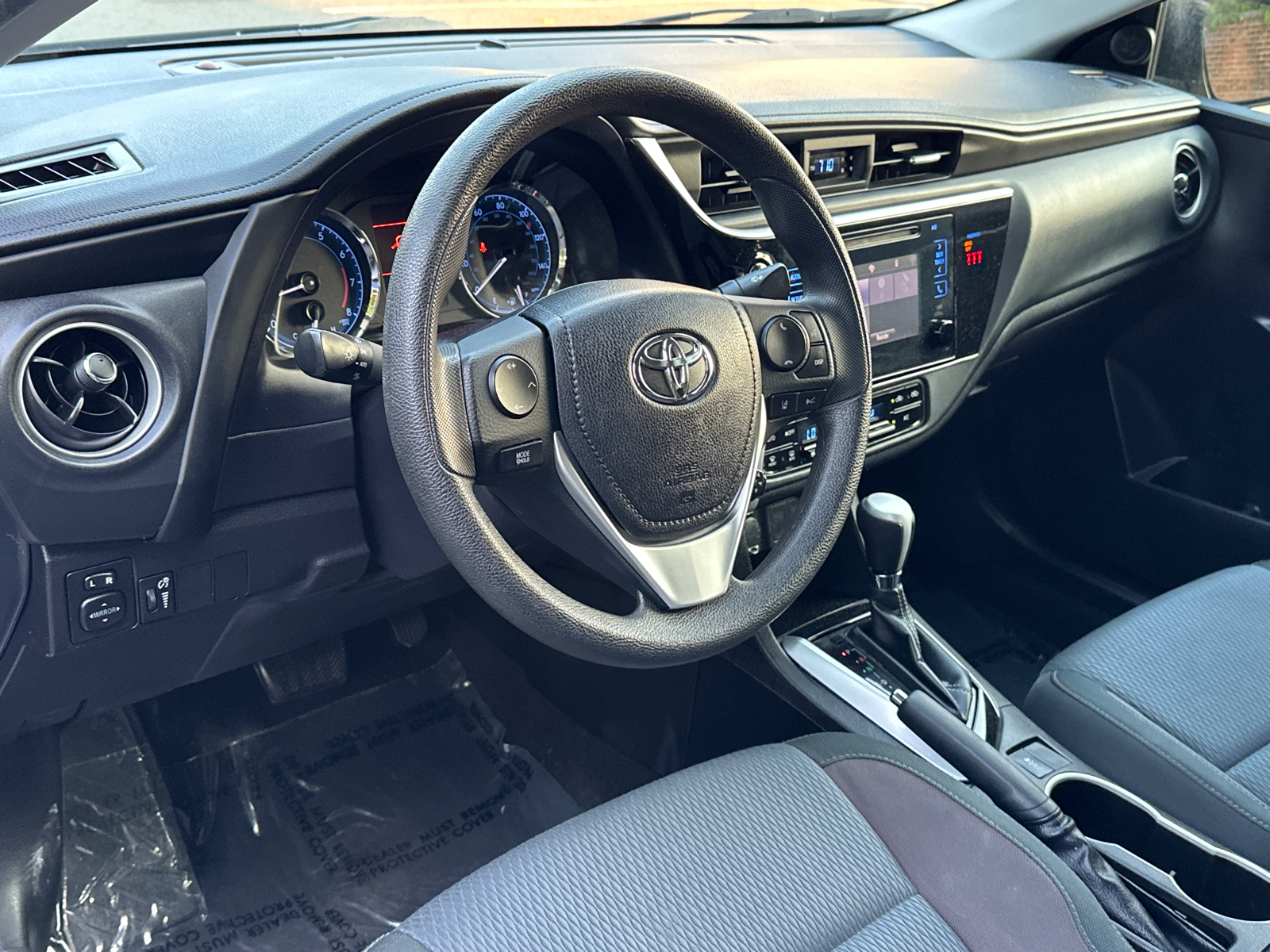 2019 Toyota Corolla LE 17