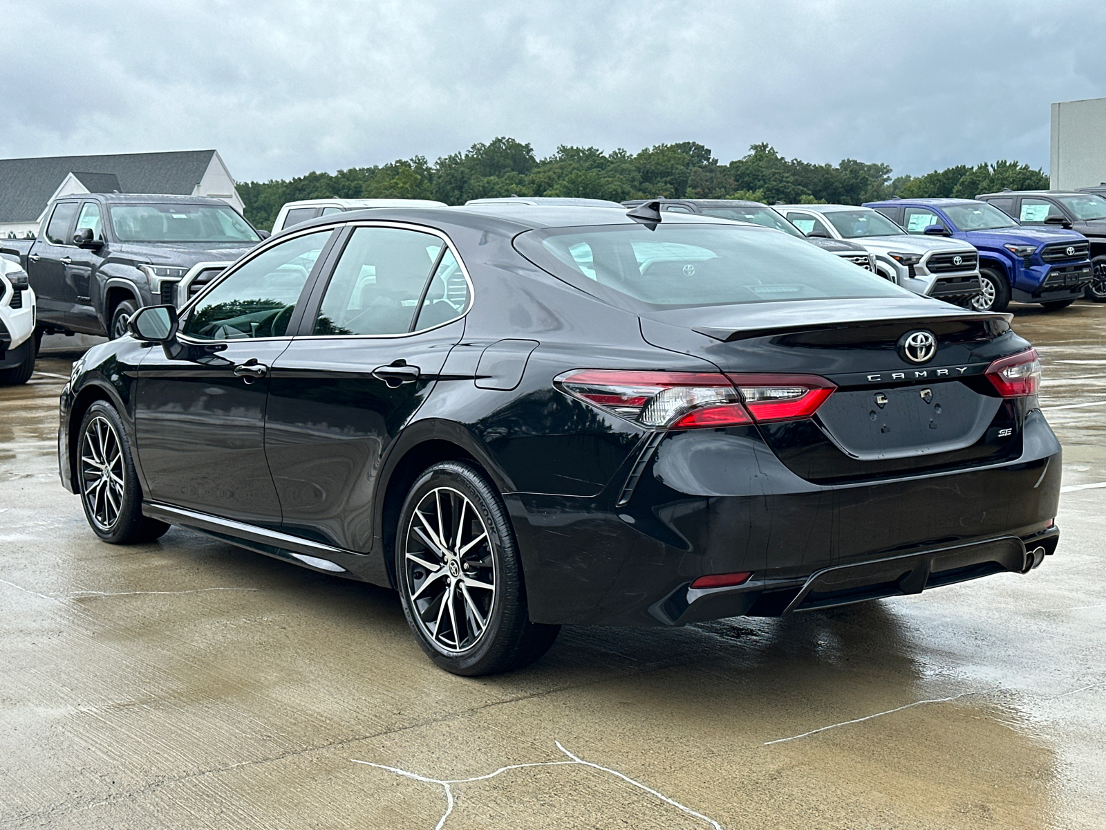 2024 Toyota Camry SE 6