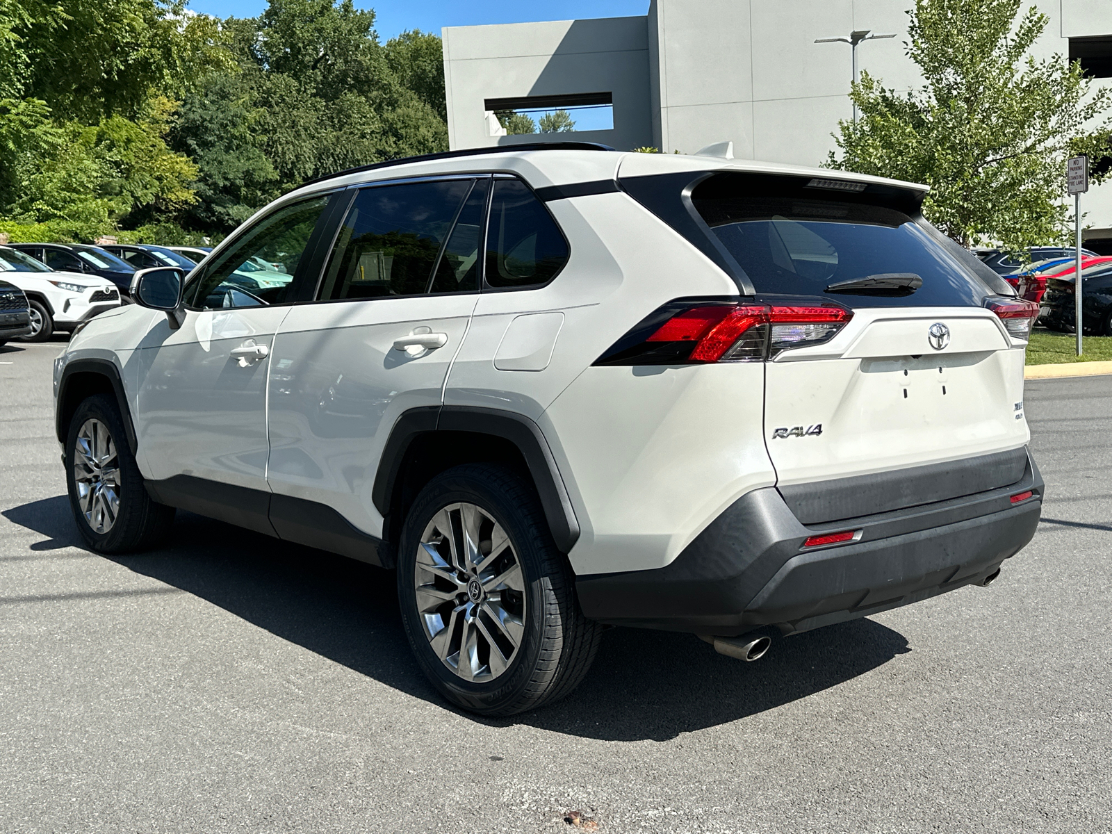 2021 Toyota RAV4 XLE Premium 6