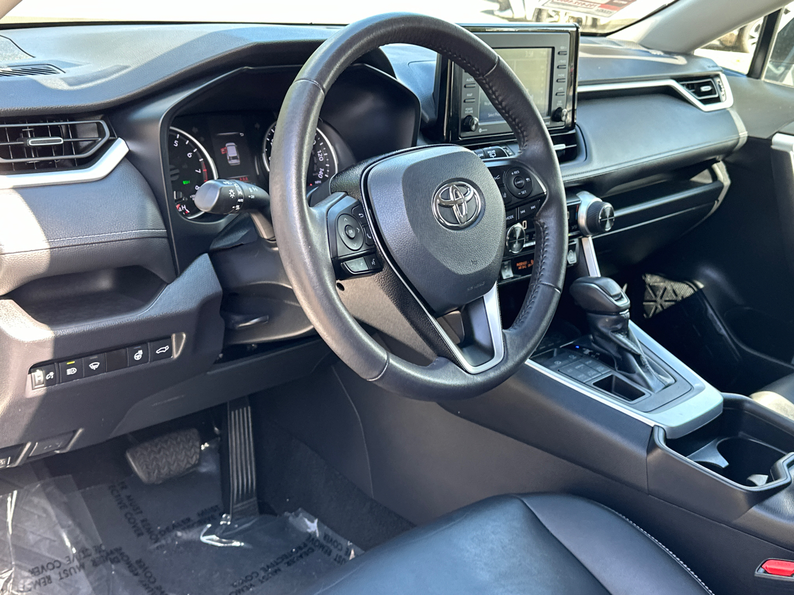 2021 Toyota RAV4 XLE Premium 21