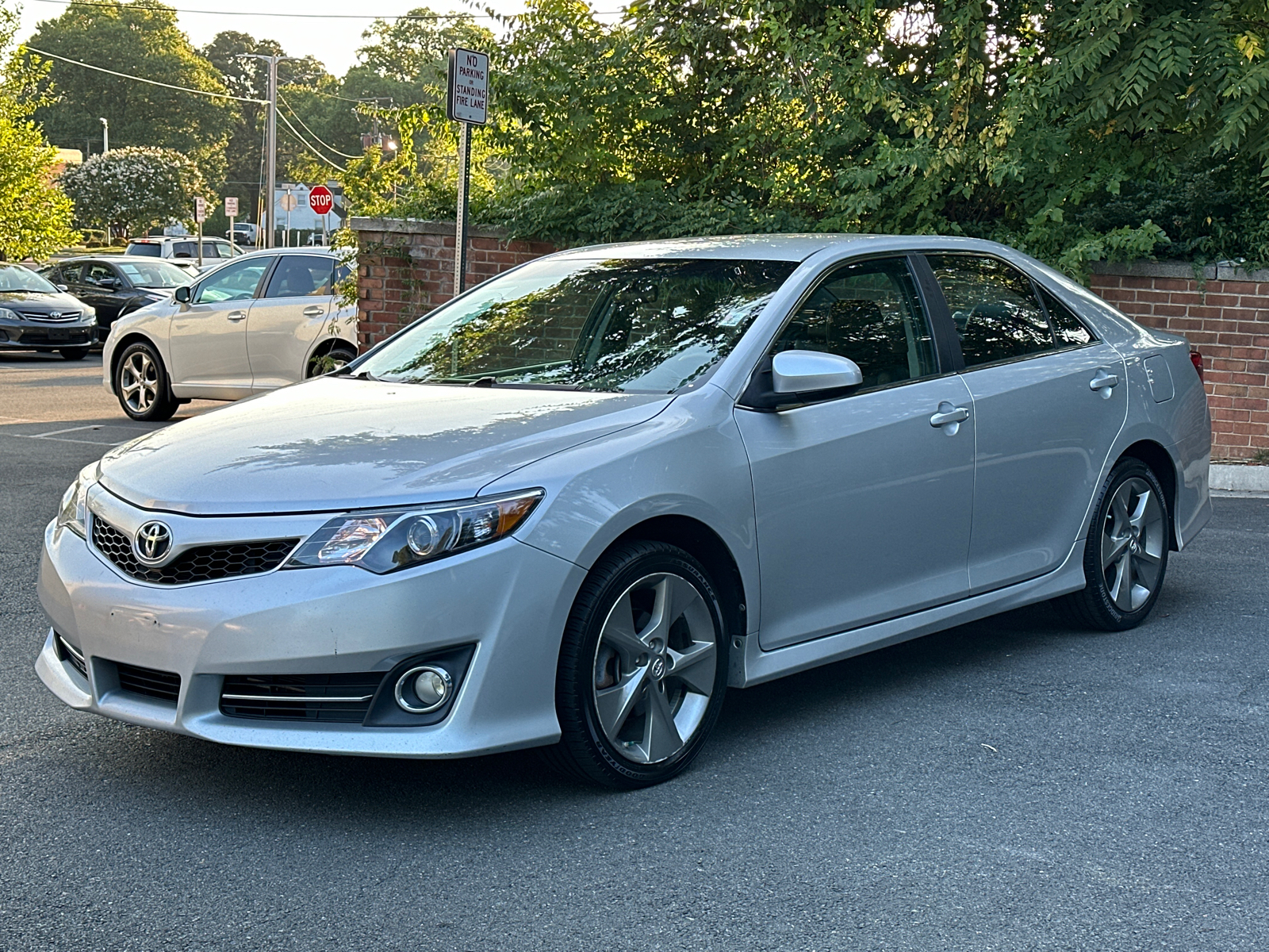 2013 Toyota Camry SE 3