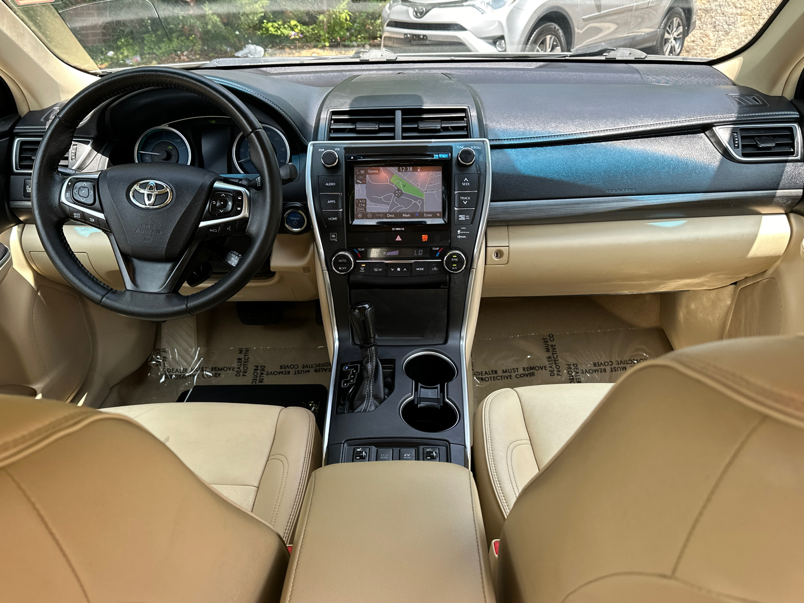 2017 Toyota Camry Hybrid XLE 12