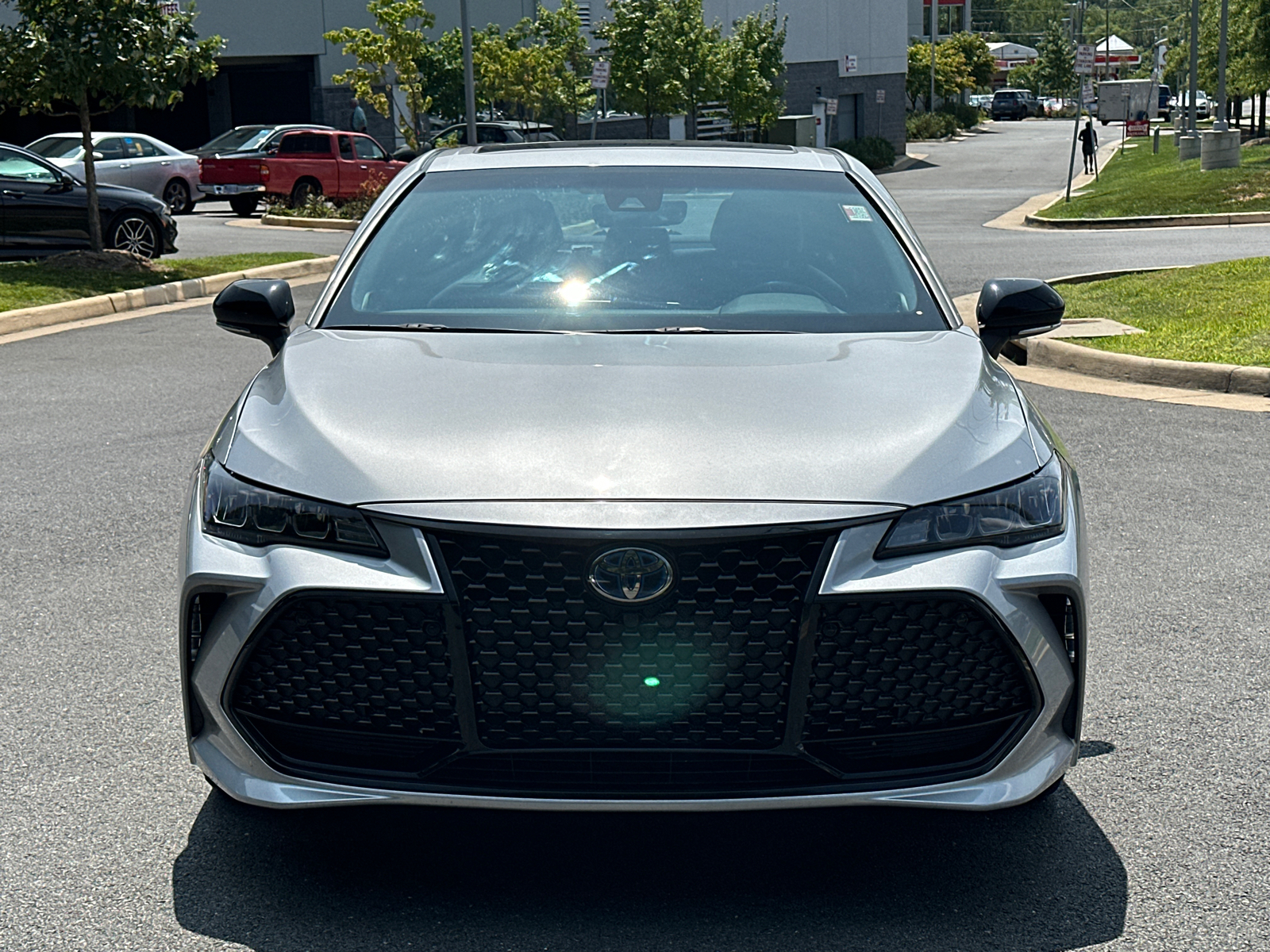 2021 Toyota Avalon Hybrid XSE 2