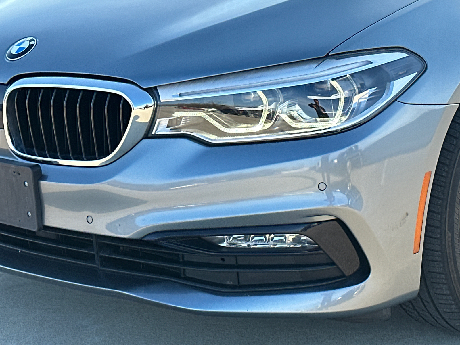 2017 BMW 5 Series 540i xDrive 3