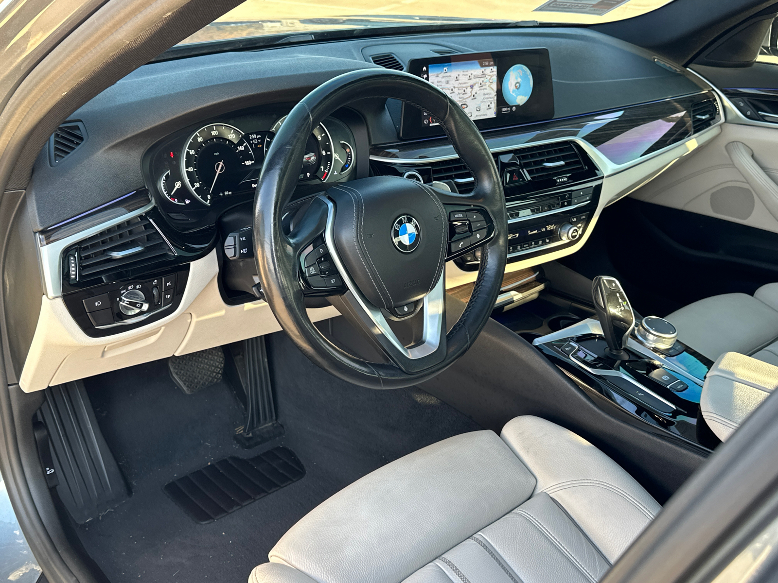 2017 BMW 5 Series 540i xDrive 18