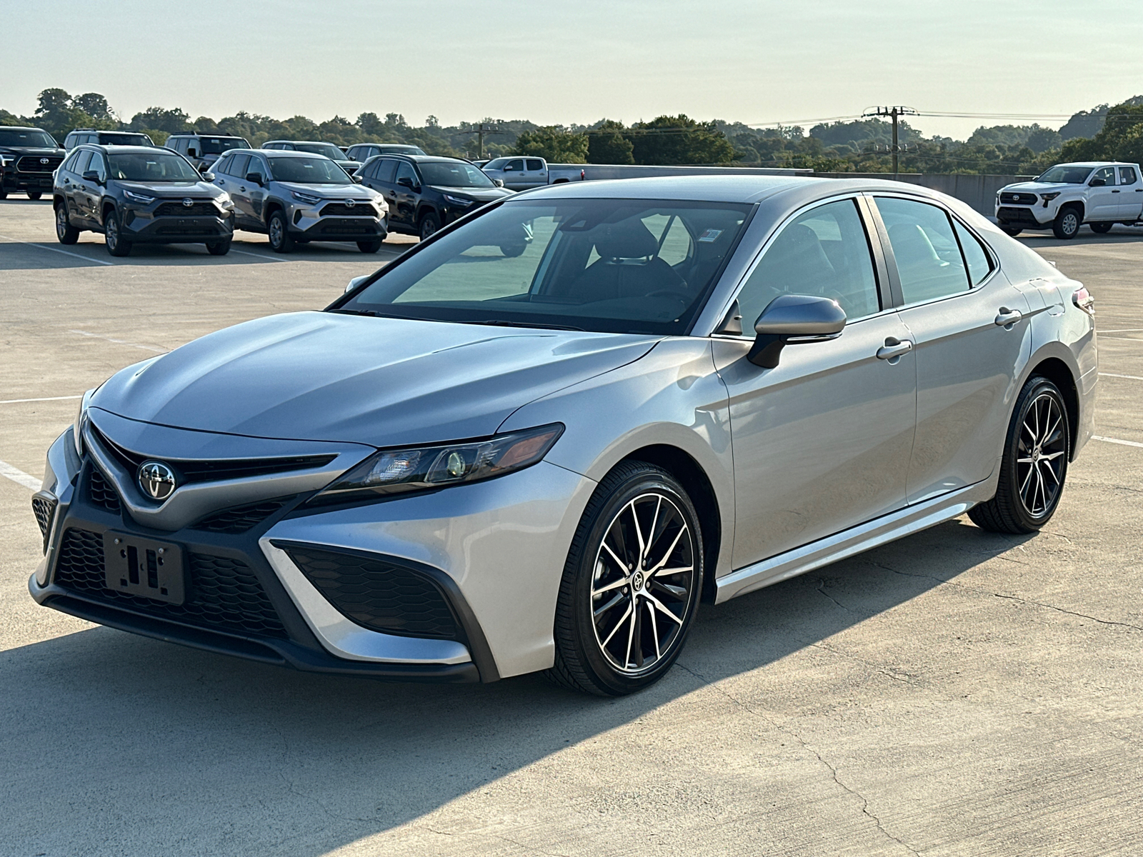 2024 Toyota Camry SE 3