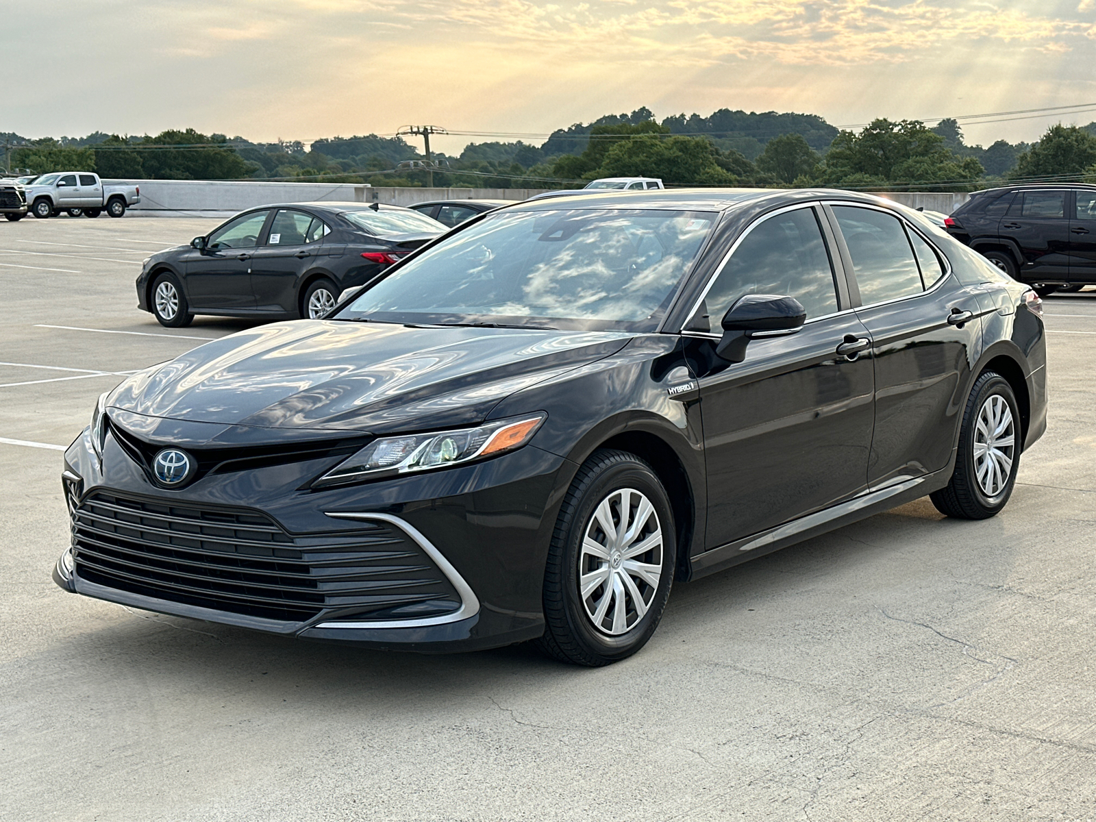 2021 Toyota Camry Hybrid LE 3