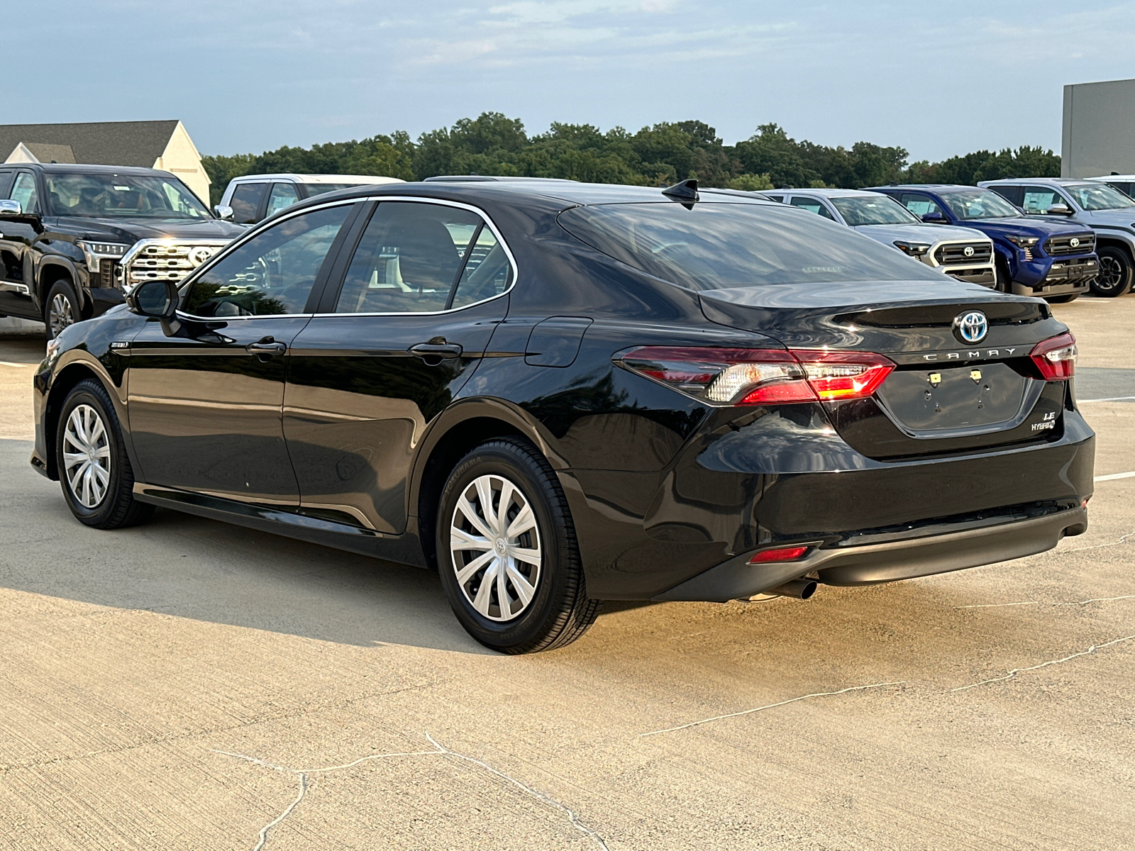 2021 Toyota Camry Hybrid LE 6