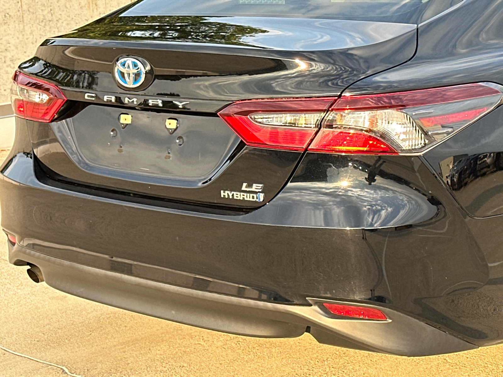 2021 Toyota Camry Hybrid LE 8