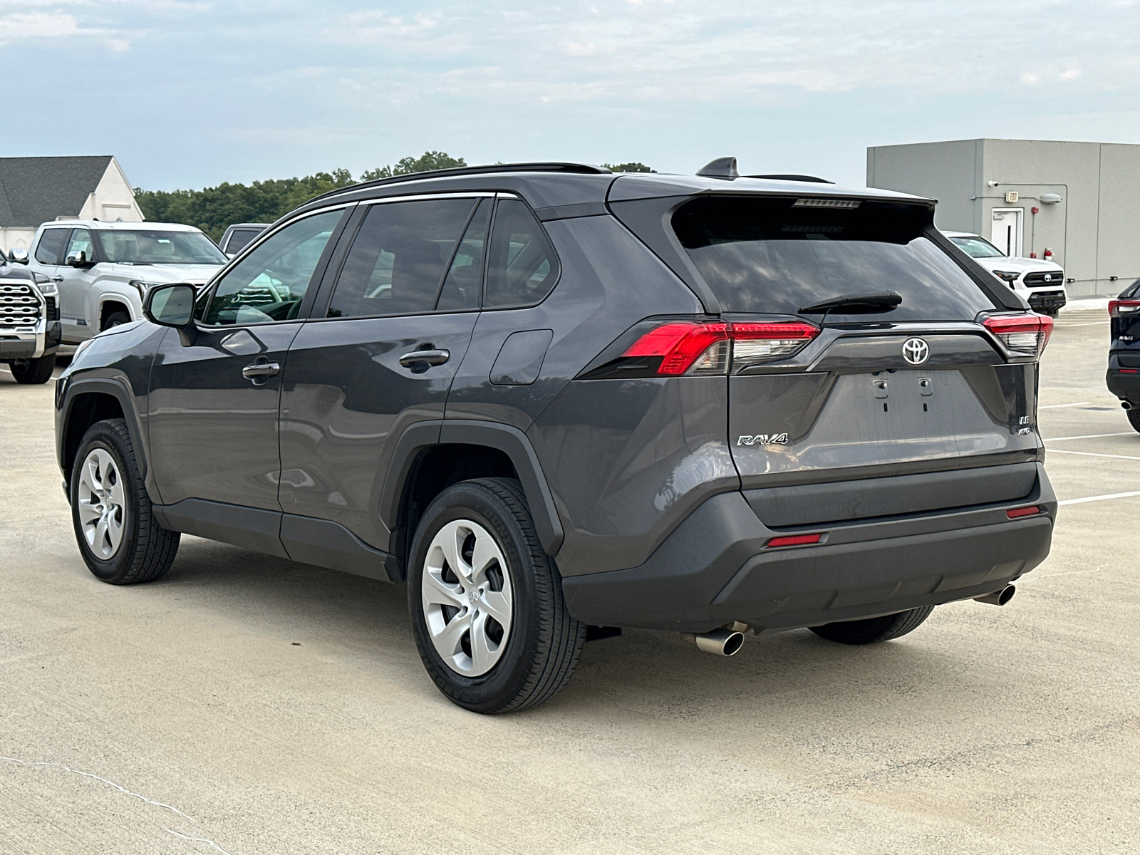 2020 Toyota RAV4 LE 6