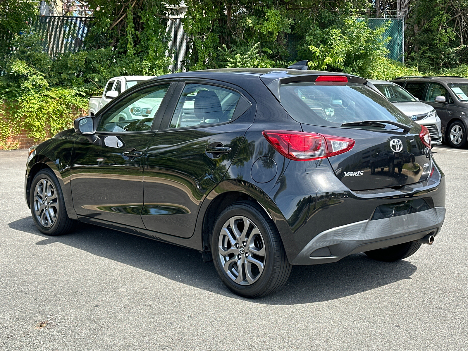 2020 Toyota Yaris XLE 7