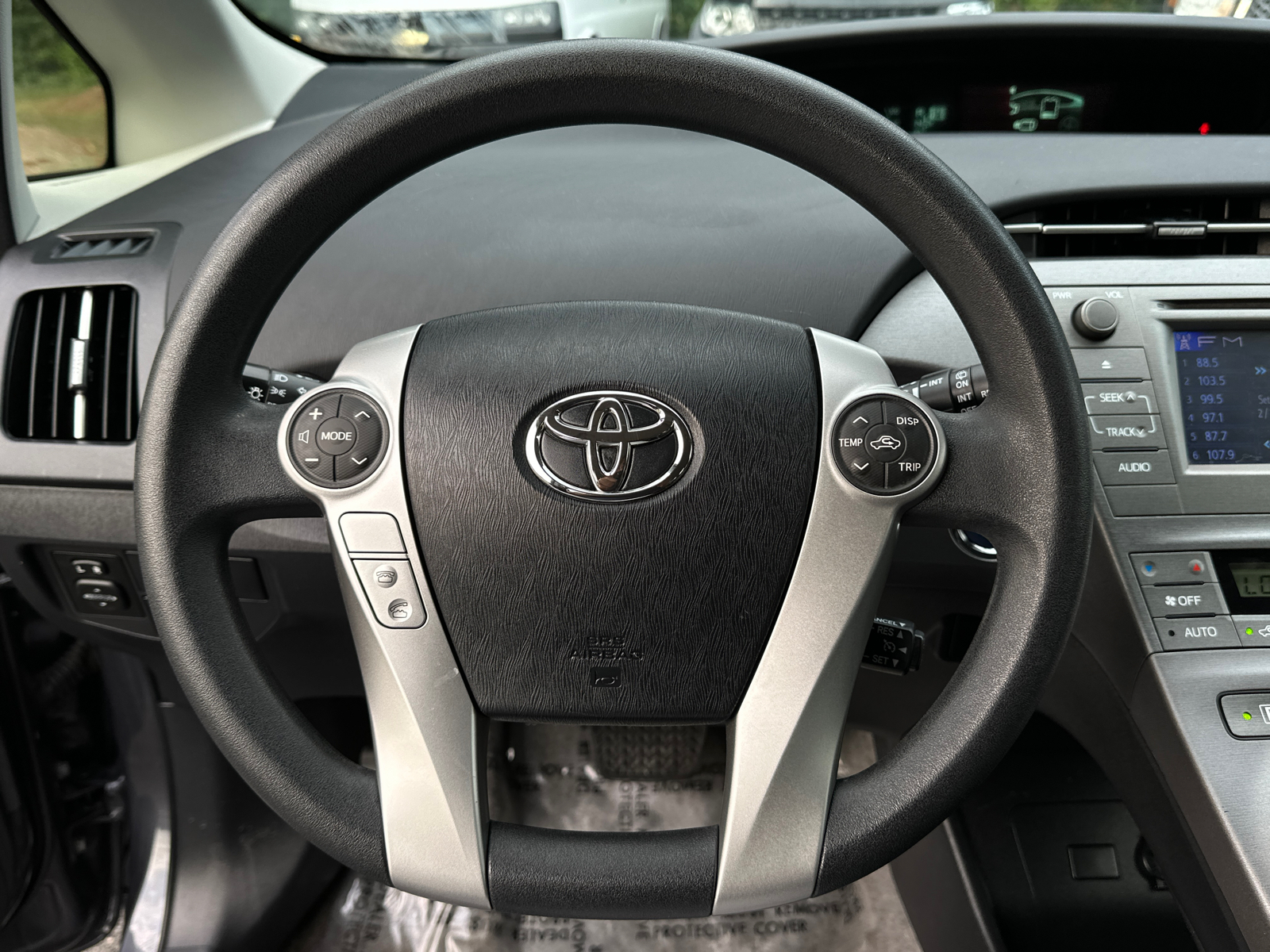 2014 Toyota Prius Two 16