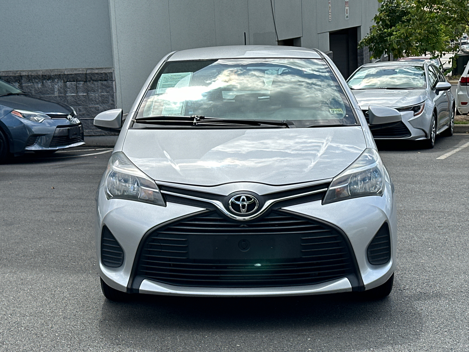 2016 Toyota Yaris L 2