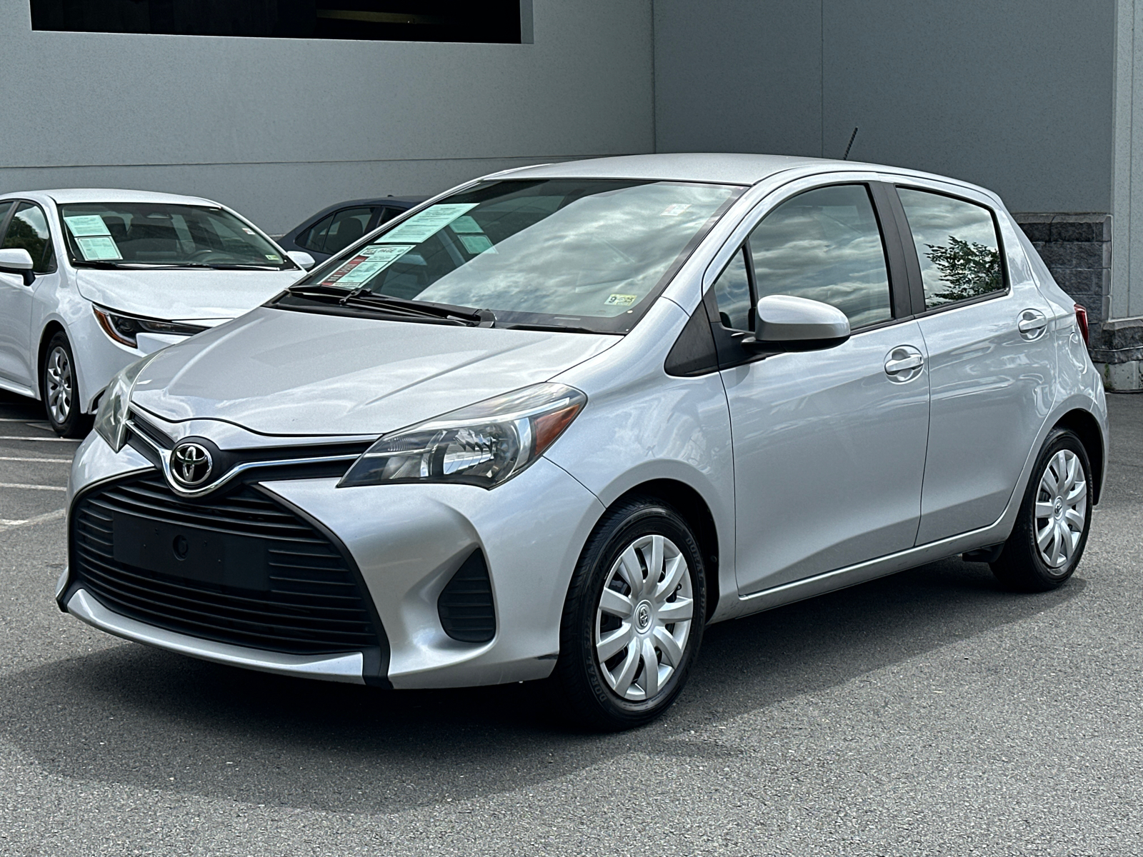 2016 Toyota Yaris L 3