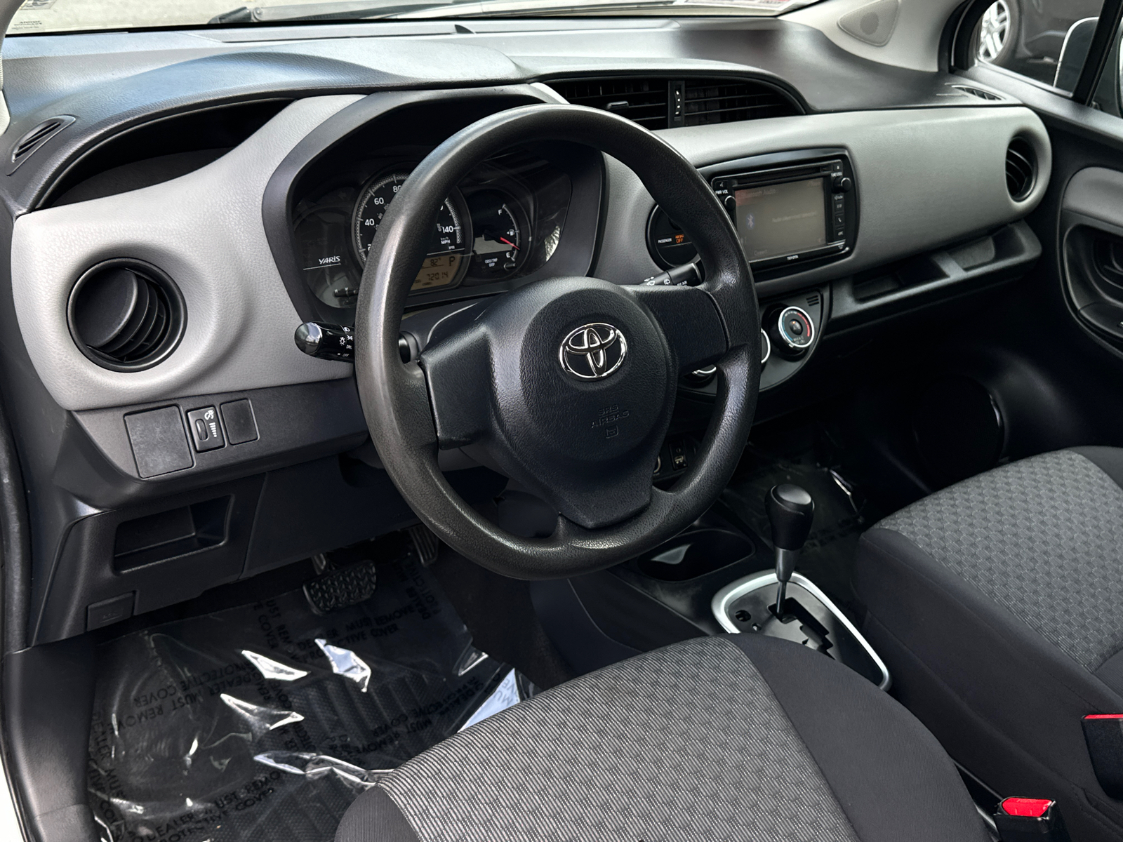 2016 Toyota Yaris L 17