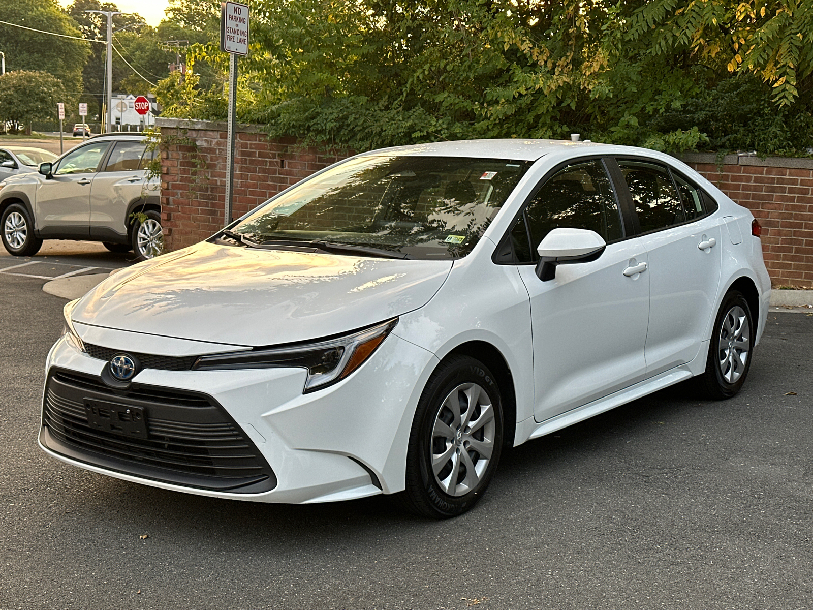 2024 Toyota Corolla Hybrid LE 3