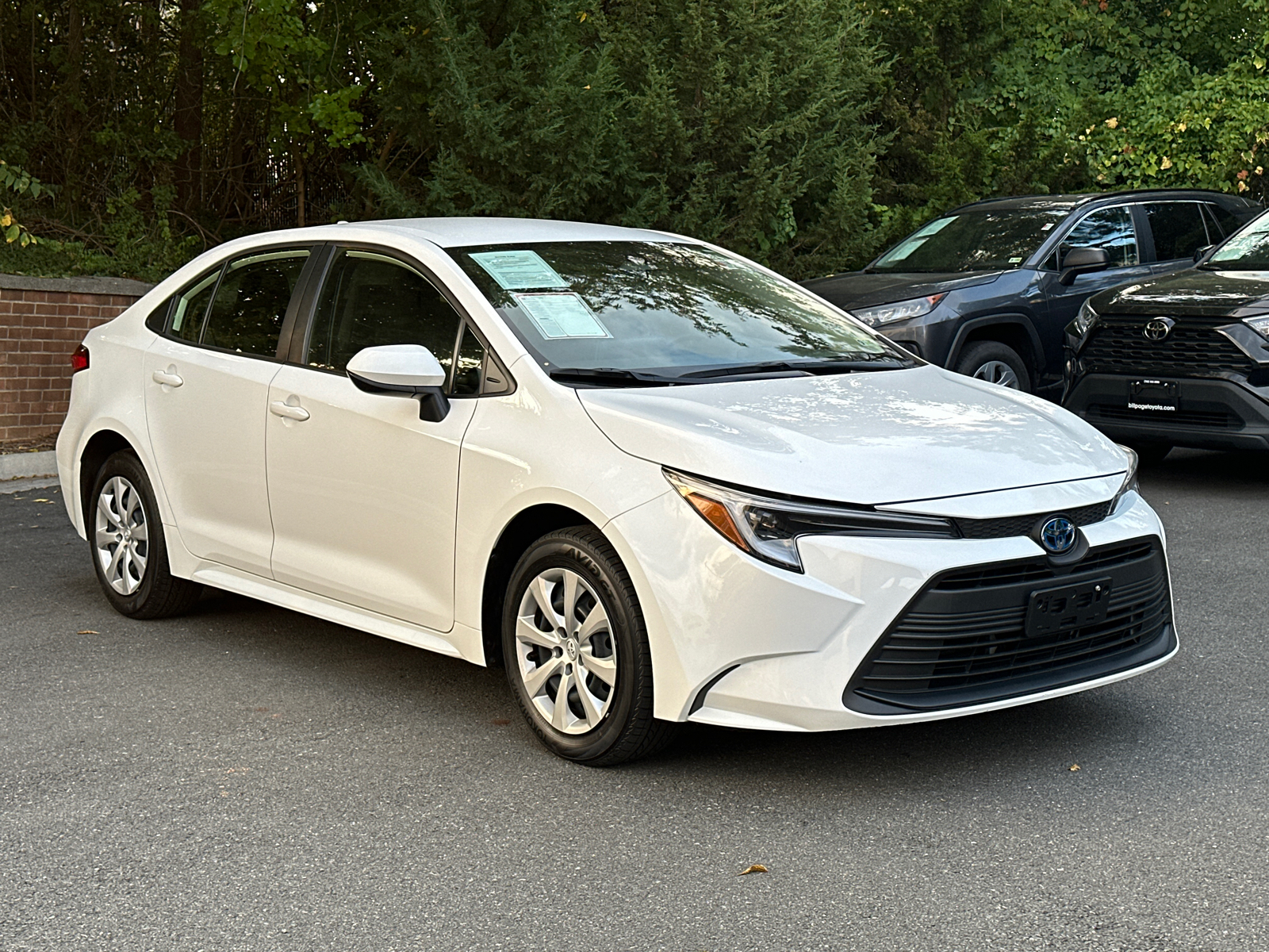 2024 Toyota Corolla Hybrid LE 29